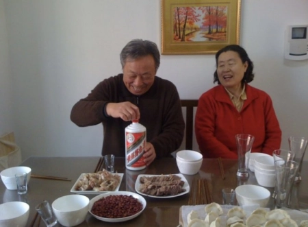 年纪大了少喝酒的句子说说（年纪大了要戒酒？专家：非也非也，这三种该喝喝，都是好酒）